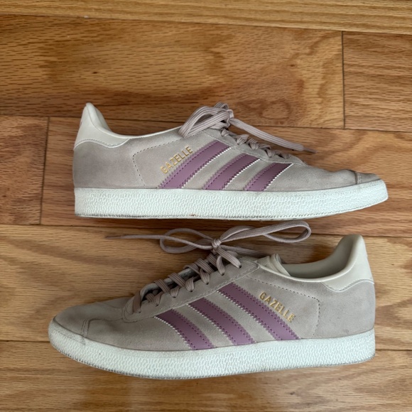 Adidas Originals Gazelle Sneakers in Light Mauve - Picture 2 of 3